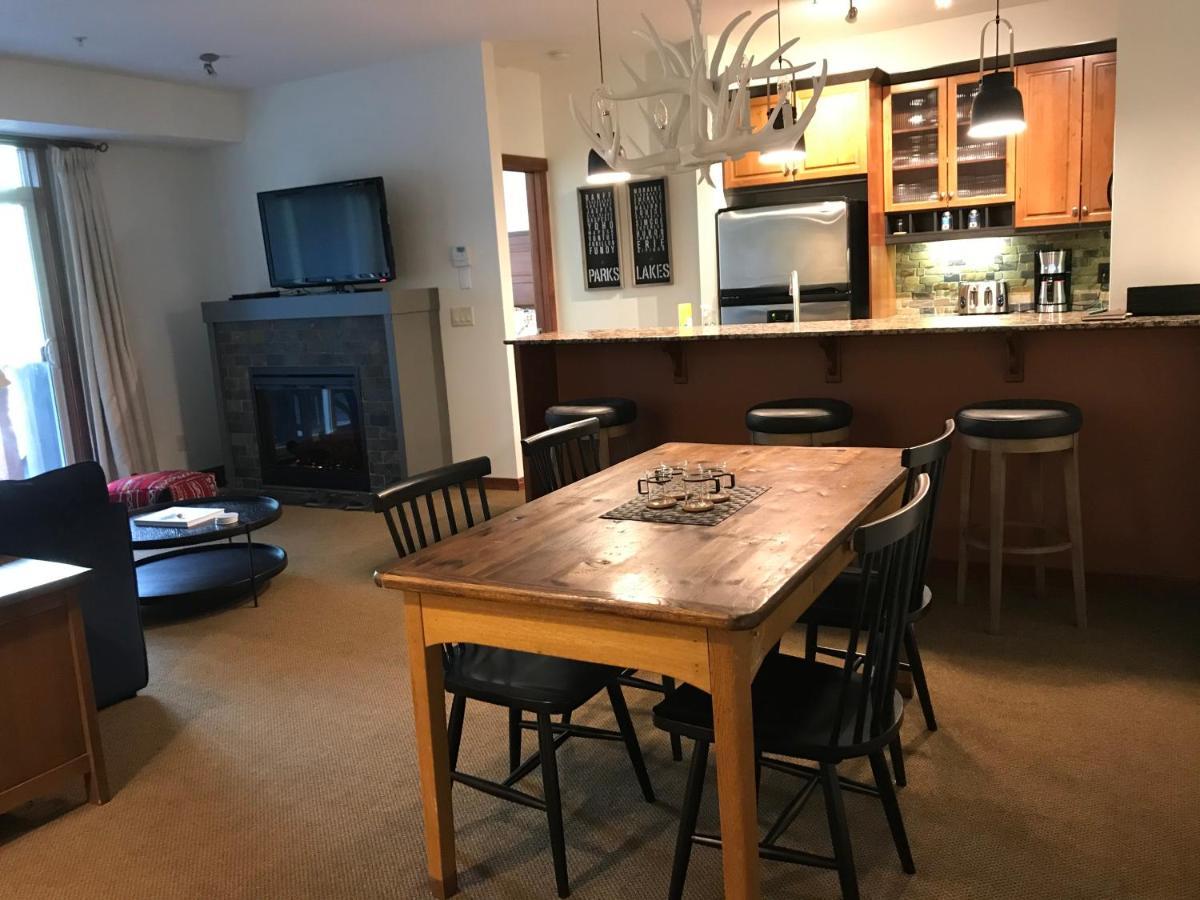 Luxurious & Spacious Mountain Retreat Canmore Exteriör bild
